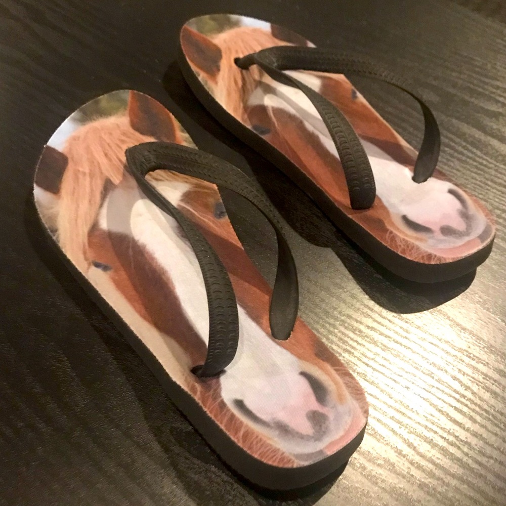 Women’s Flip Flops with Horse Pattern